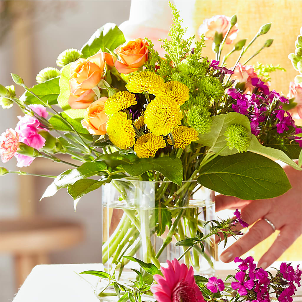 Bold & Bright – A Florist Original – ROSEMARY & PEPPER FLOWER CO, Gaylord MI
