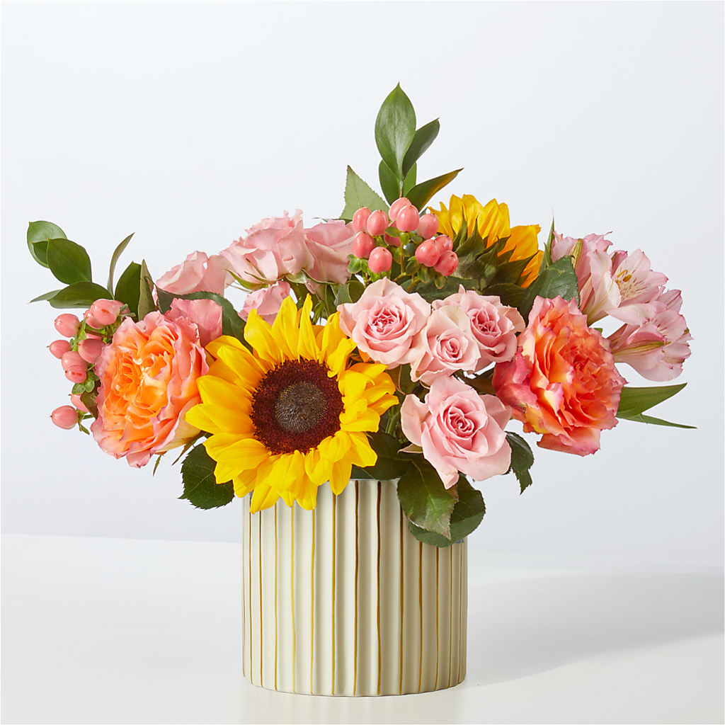 Sun's Out Bouquet – ROSEMARY & PEPPER FLOWER CO, Gaylord MI