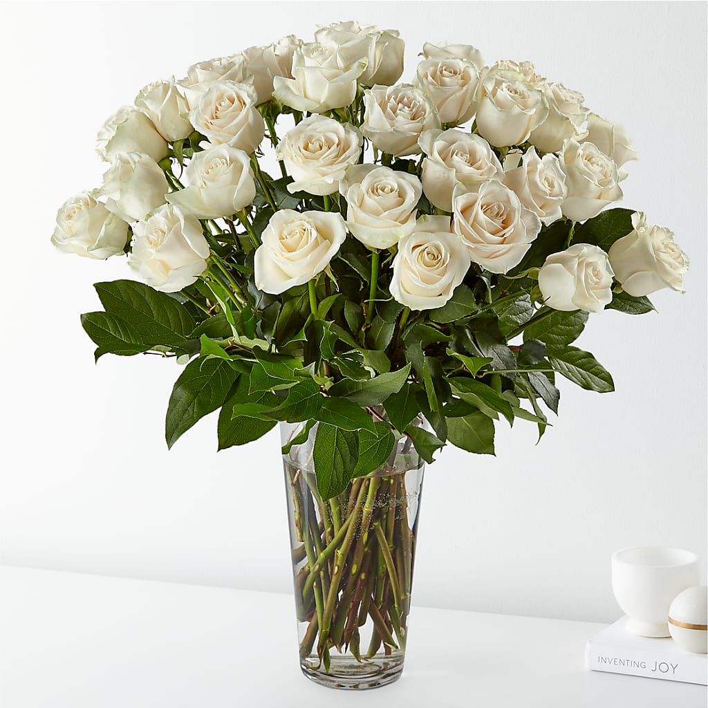 Long Stem White Rose Bouquet – ROSEMARY & PEPPER FLOWER CO, Gaylord MI