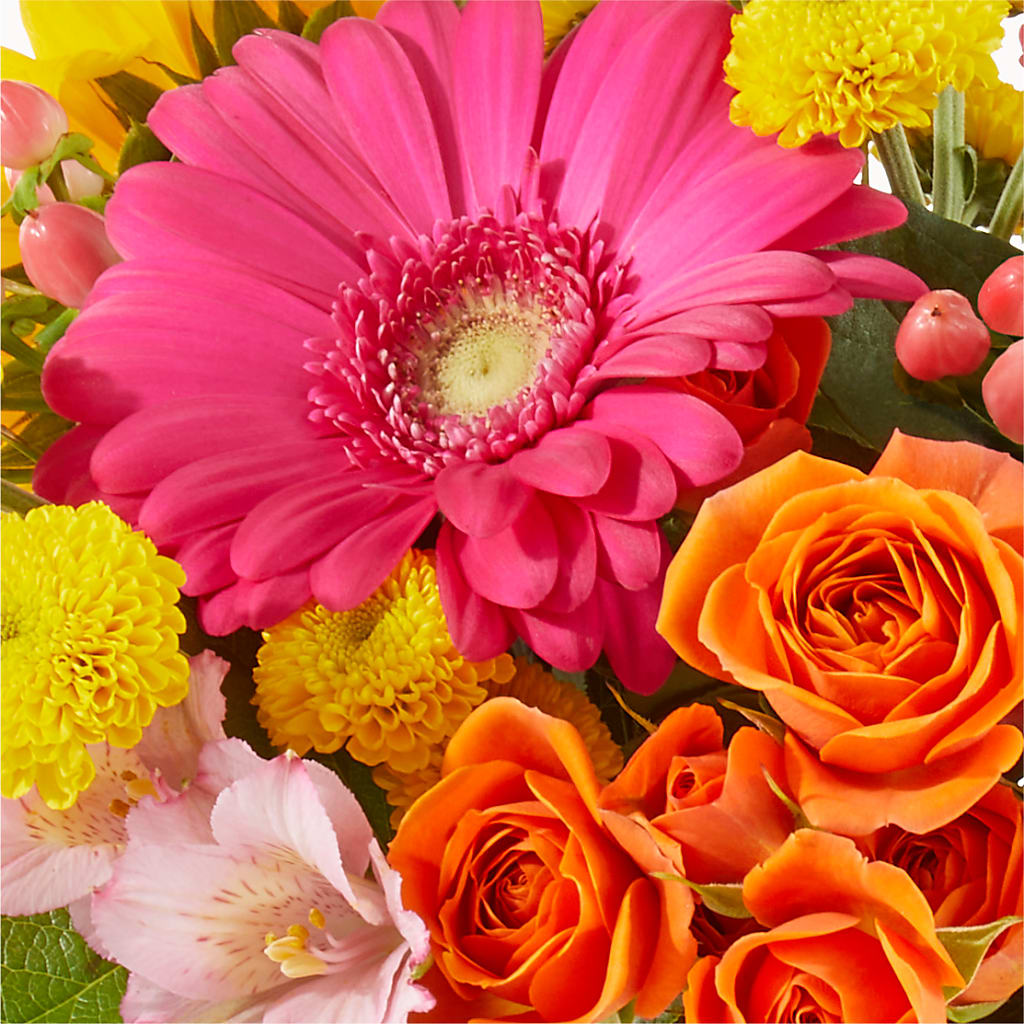 Florist Original Mixed Bouquet – ROSEMARY & PEPPER FLOWER CO, Gaylord MI
