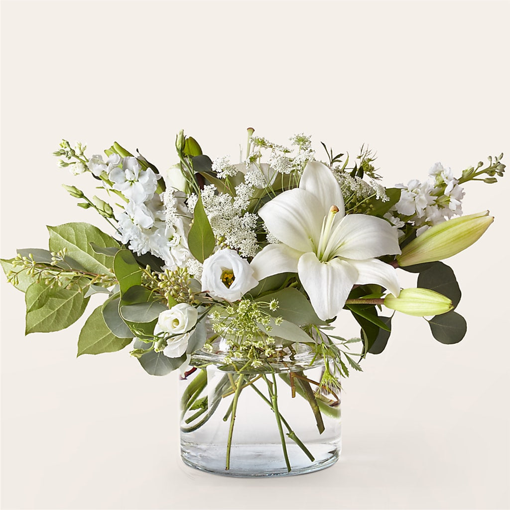 Alluring Elegance Bouquet – ROSEMARY & PEPPER FLOWER CO, Gaylord MI