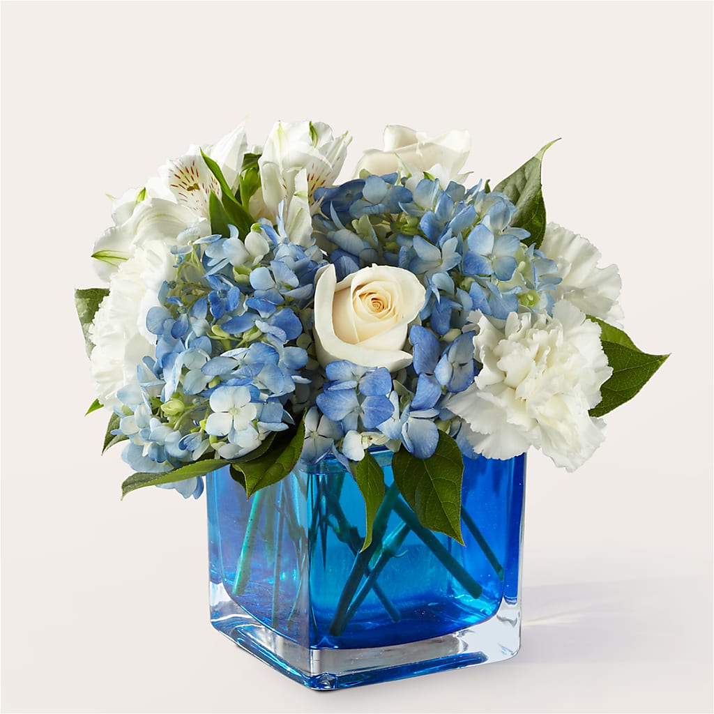 Soothing Waters Bouquet – ROSEMARY & PEPPER FLOWER CO, Gaylord MI