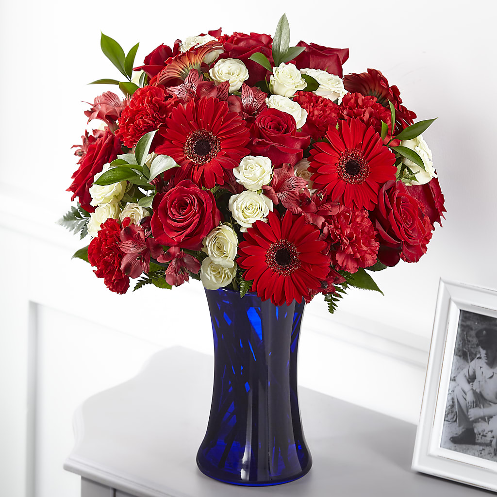 Hearts Embrace Bouquet – ROSEMARY & PEPPER FLOWER CO, Gaylord MI