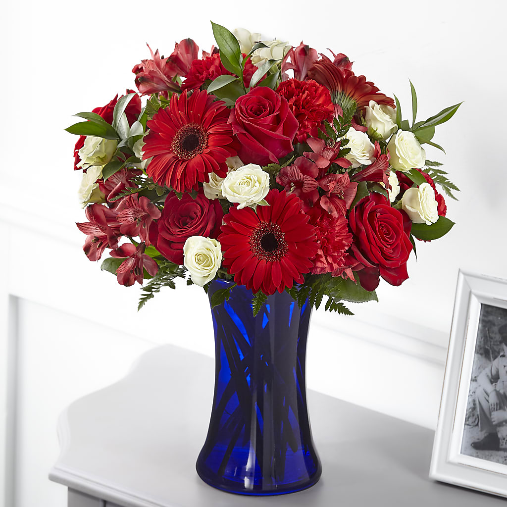 Hearts Embrace Bouquet – ROSEMARY & PEPPER FLOWER CO, Gaylord MI