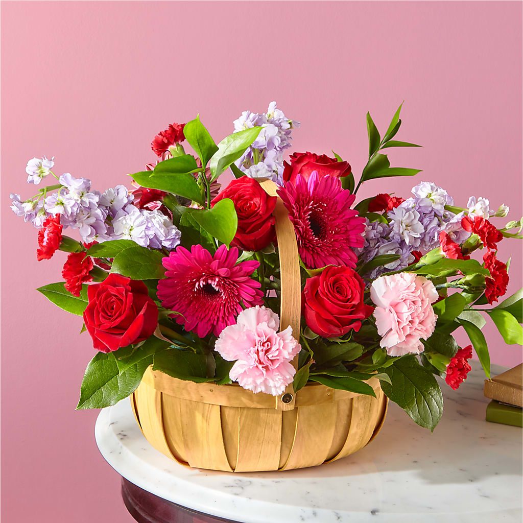 Pink Picnic Basket – ROSEMARY & PEPPER FLOWER CO, Gaylord MI