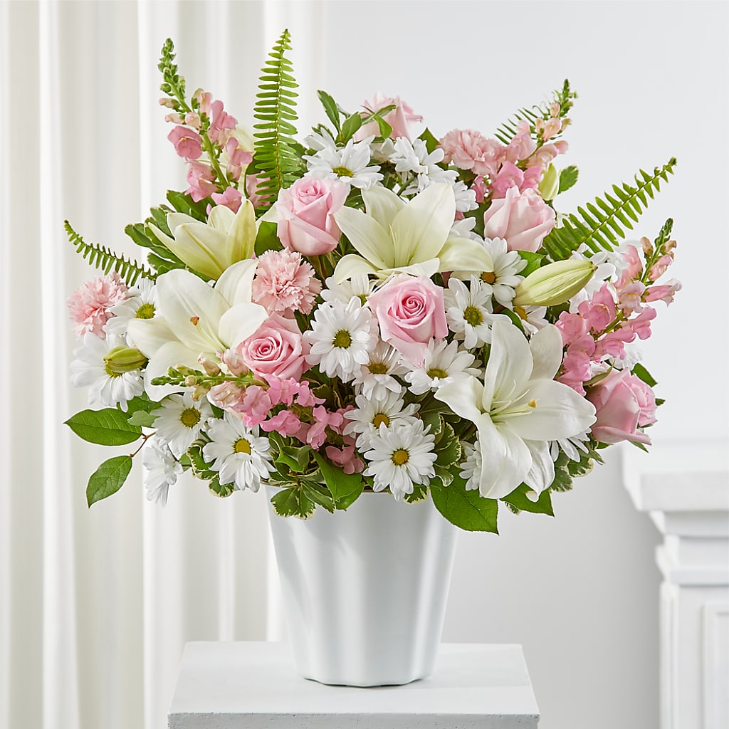 Soft Touch Tabletop Basket – ROSEMARY & PEPPER FLOWER CO, Gaylord MI