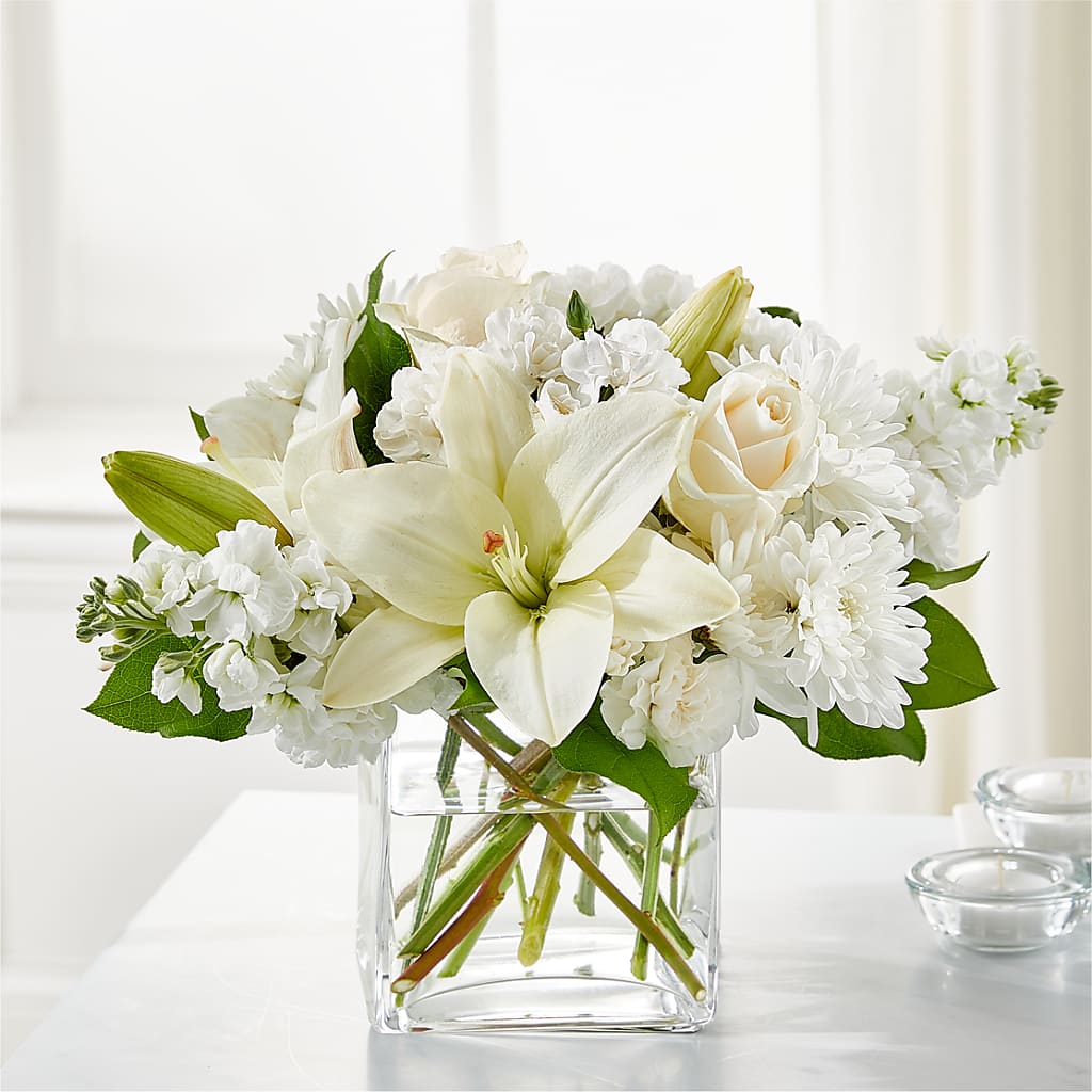 Gentle Breeze Bouquet – ROSEMARY & PEPPER FLOWER CO, Gaylord MI