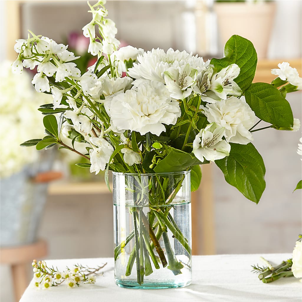 Classic Ivory – A Florist Original – ROSEMARY & PEPPER FLOWER CO, Gaylord MI