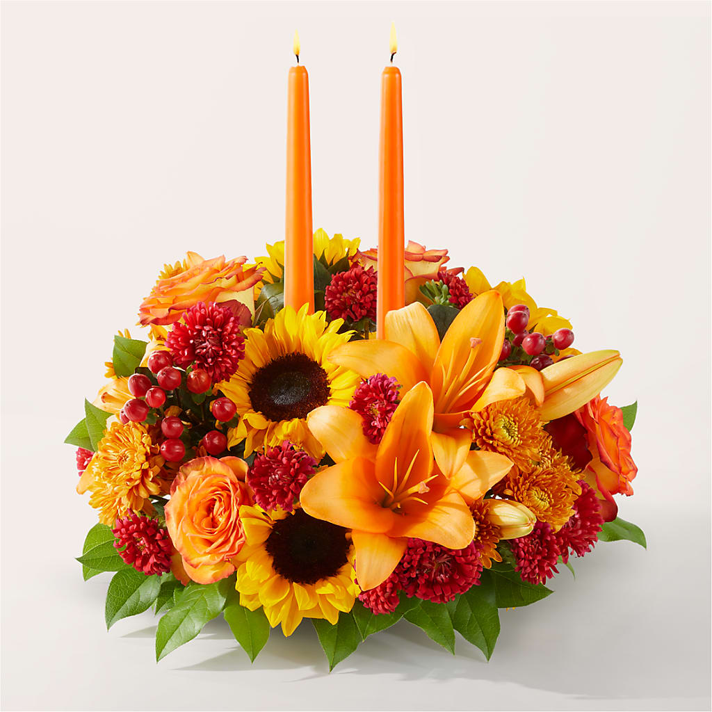 Grateful Centerpiece – ROSEMARY & PEPPER FLOWER CO, Gaylord MI