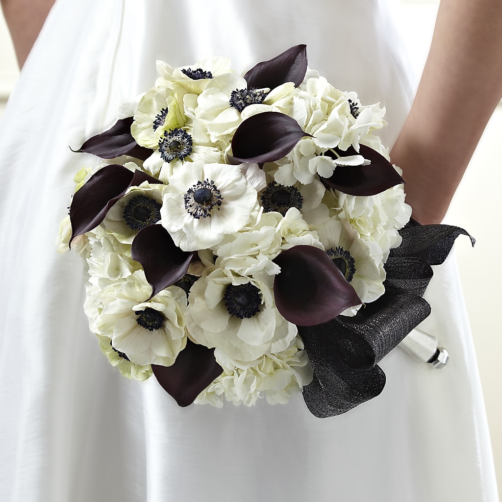 To Have and To Hold Bouquet – ROSEMARY & PEPPER FLOWER CO, Gaylord MI