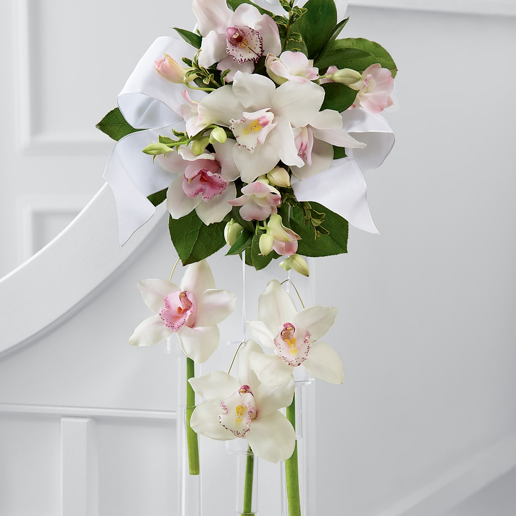 Perfect Entrance Pew Arrangement – ROSEMARY & PEPPER FLOWER CO, Gaylord MI