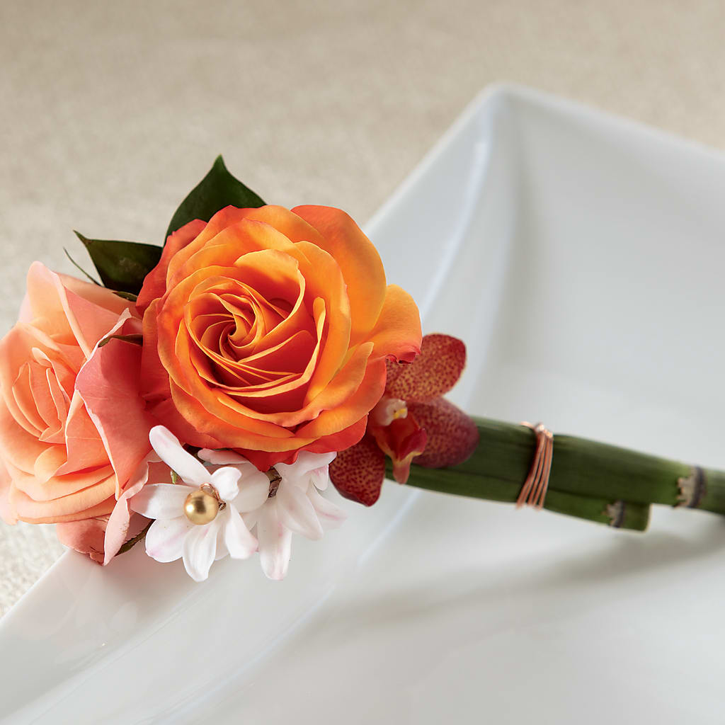 Sunset Dream Boutonniere – ROSEMARY & PEPPER FLOWER CO, Gaylord MI