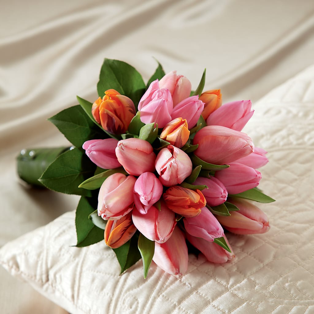 Embraceable Bouquet – ROSEMARY & PEPPER FLOWER CO, Gaylord MI