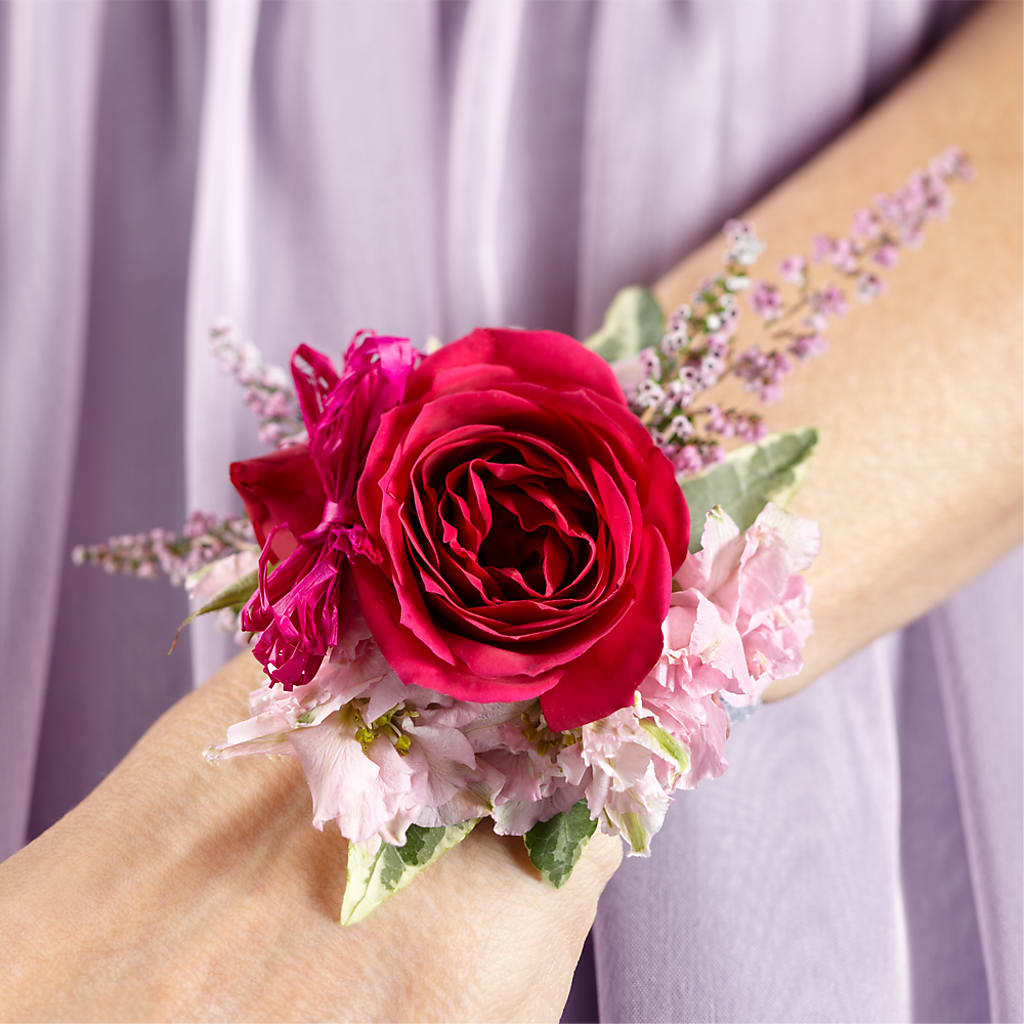 Rose Charm Corsage – ROSEMARY & PEPPER FLOWER CO, Gaylord MI