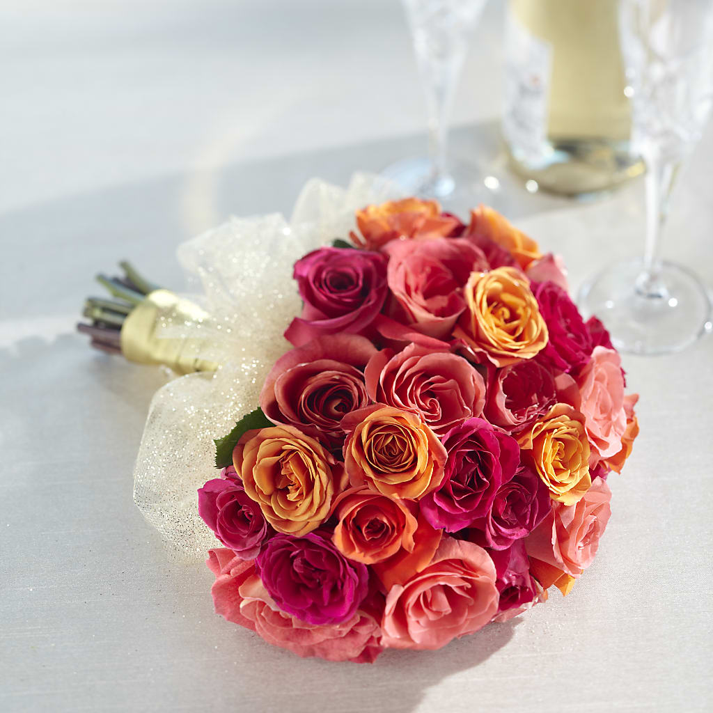Sweet Roses Bouquet – ROSEMARY & PEPPER FLOWER CO, Gaylord MI