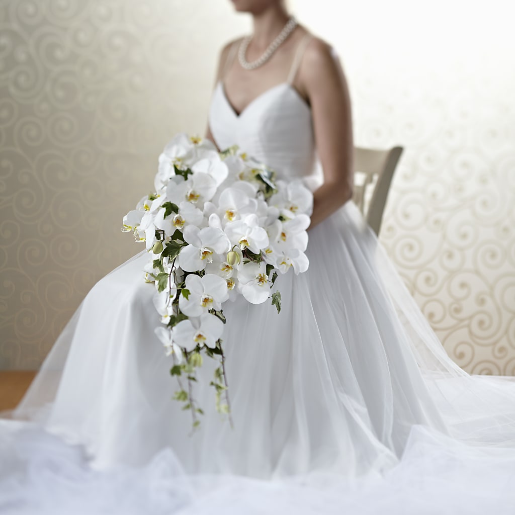 Classic White Bouquet – ROSEMARY & PEPPER FLOWER CO, Gaylord MI