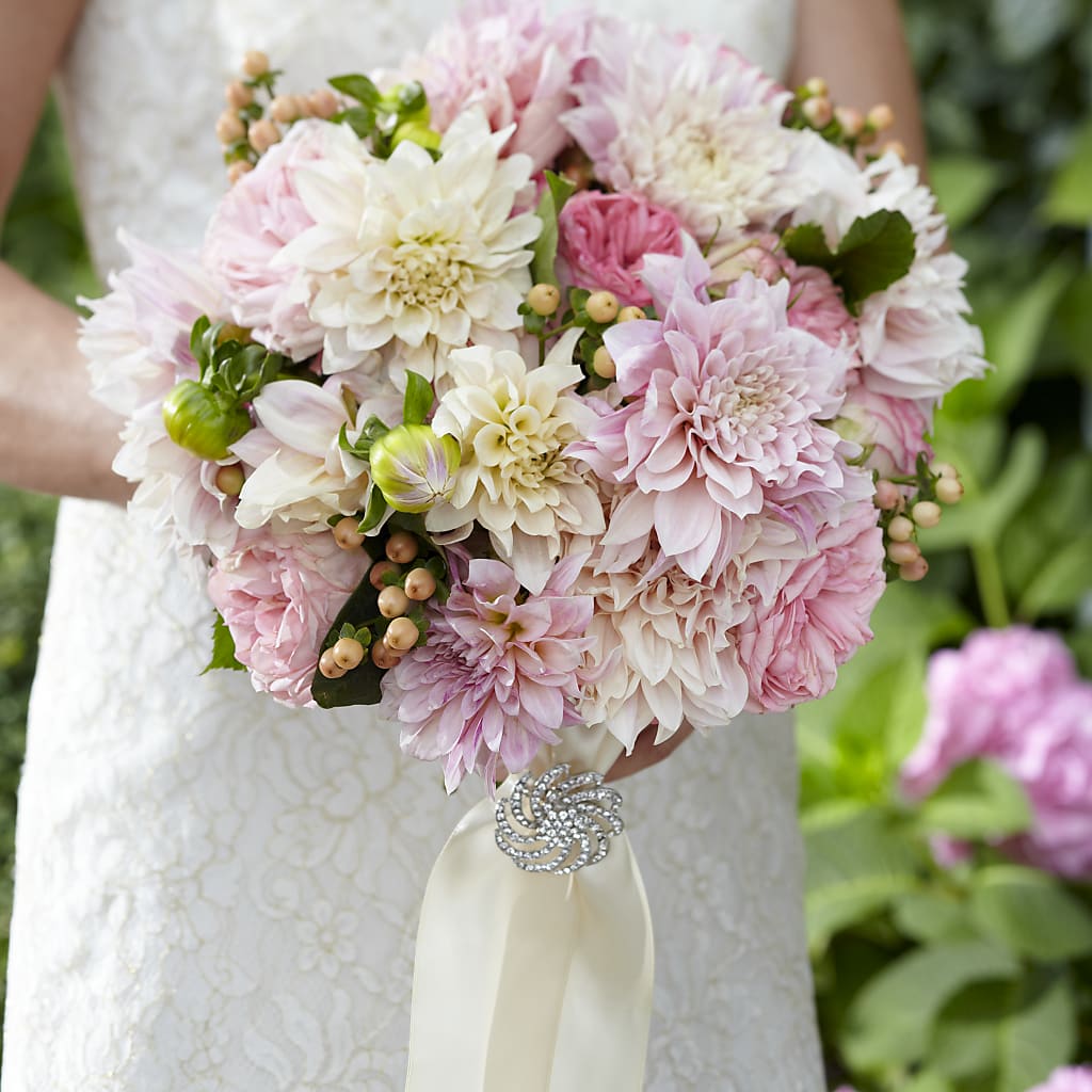 Heart's Promise Bouquet – ROSEMARY & PEPPER FLOWER CO, Gaylord MI