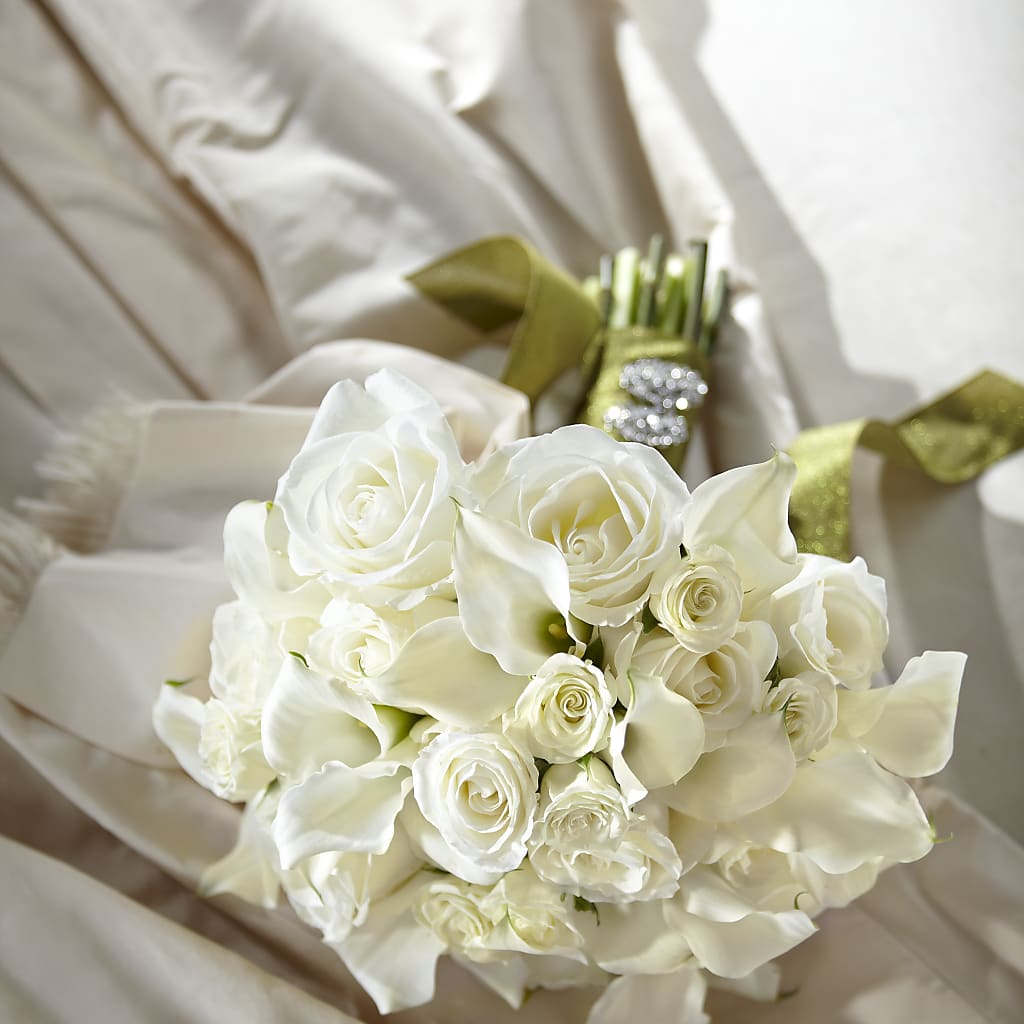 Serene Highness Bouquet – ROSEMARY & PEPPER FLOWER CO, Gaylord MI