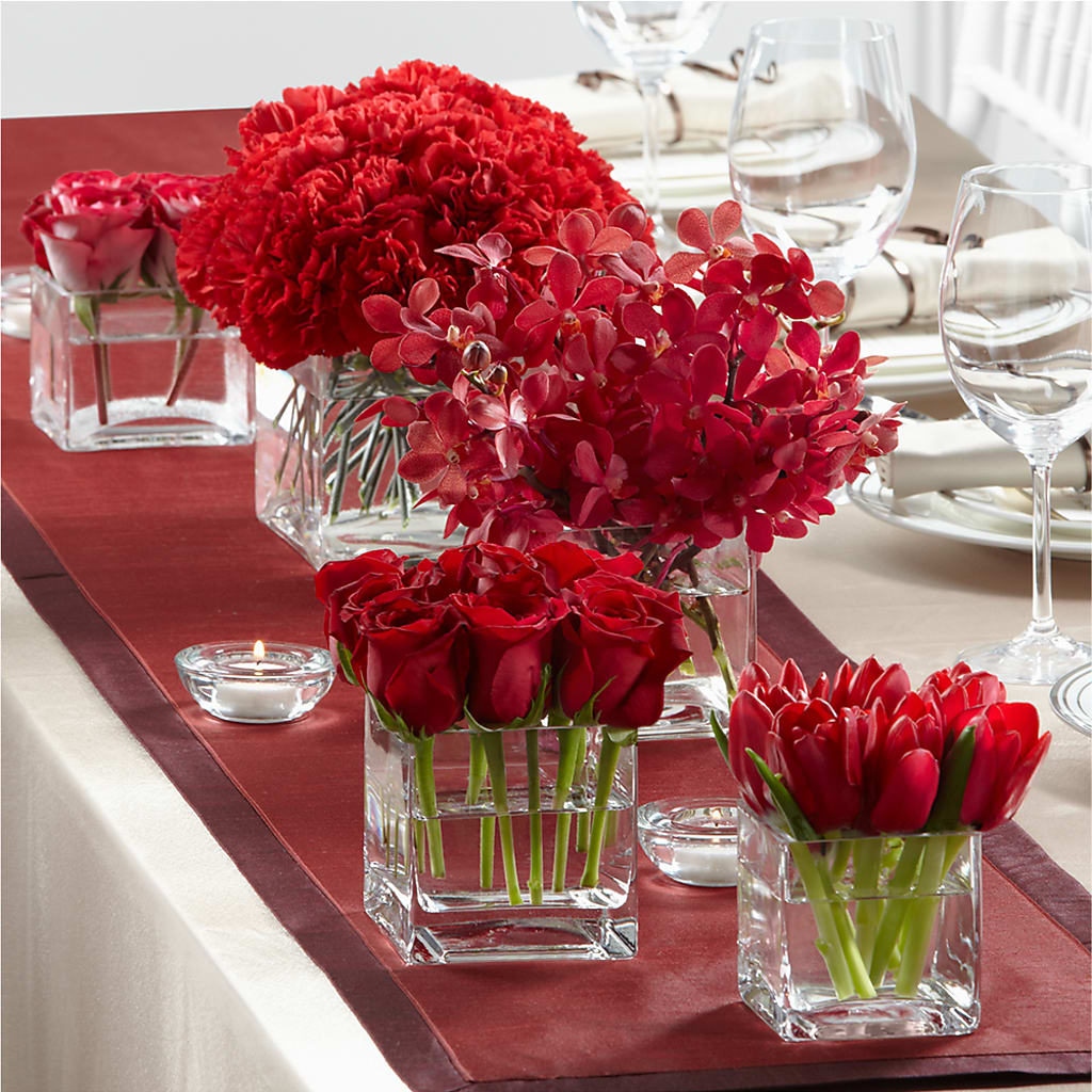 Modern Grace Centerpiece – ROSEMARY & PEPPER FLOWER CO, Gaylord MI