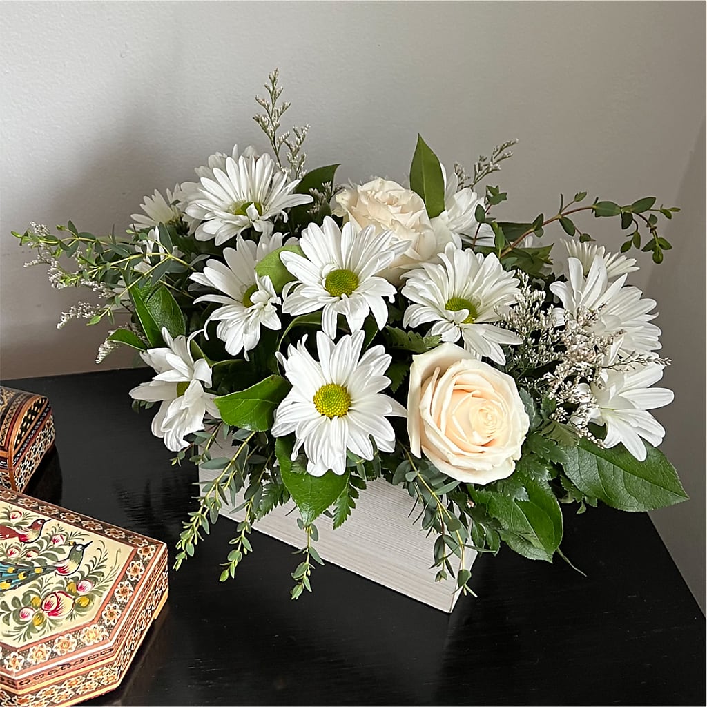 Fresh Linen Box Bouquet – ROSEMARY & PEPPER FLOWER CO, Gaylord MI