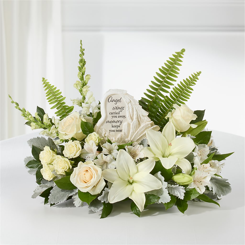 Holding You Close Arrangement – ROSEMARY & PEPPER FLOWER CO, Gaylord MI