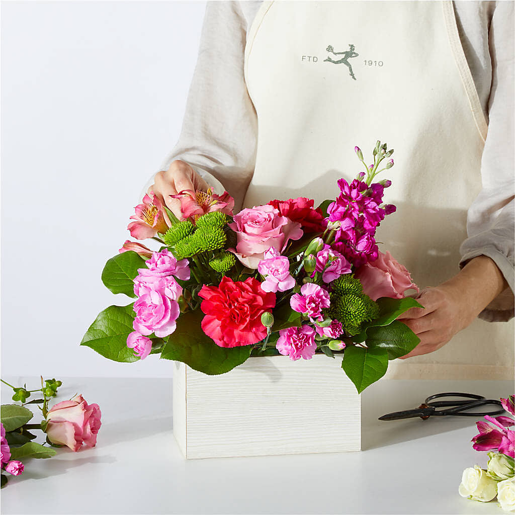 Sweetberry Box – A Florist Original – ROSEMARY & PEPPER FLOWER CO, Gaylord MI