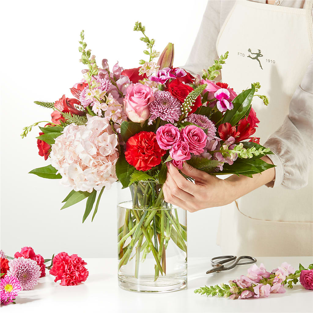 Swooning Over You - A Luxury Florist Original – ROSEMARY & PEPPER FLOWER CO, Gaylord MI