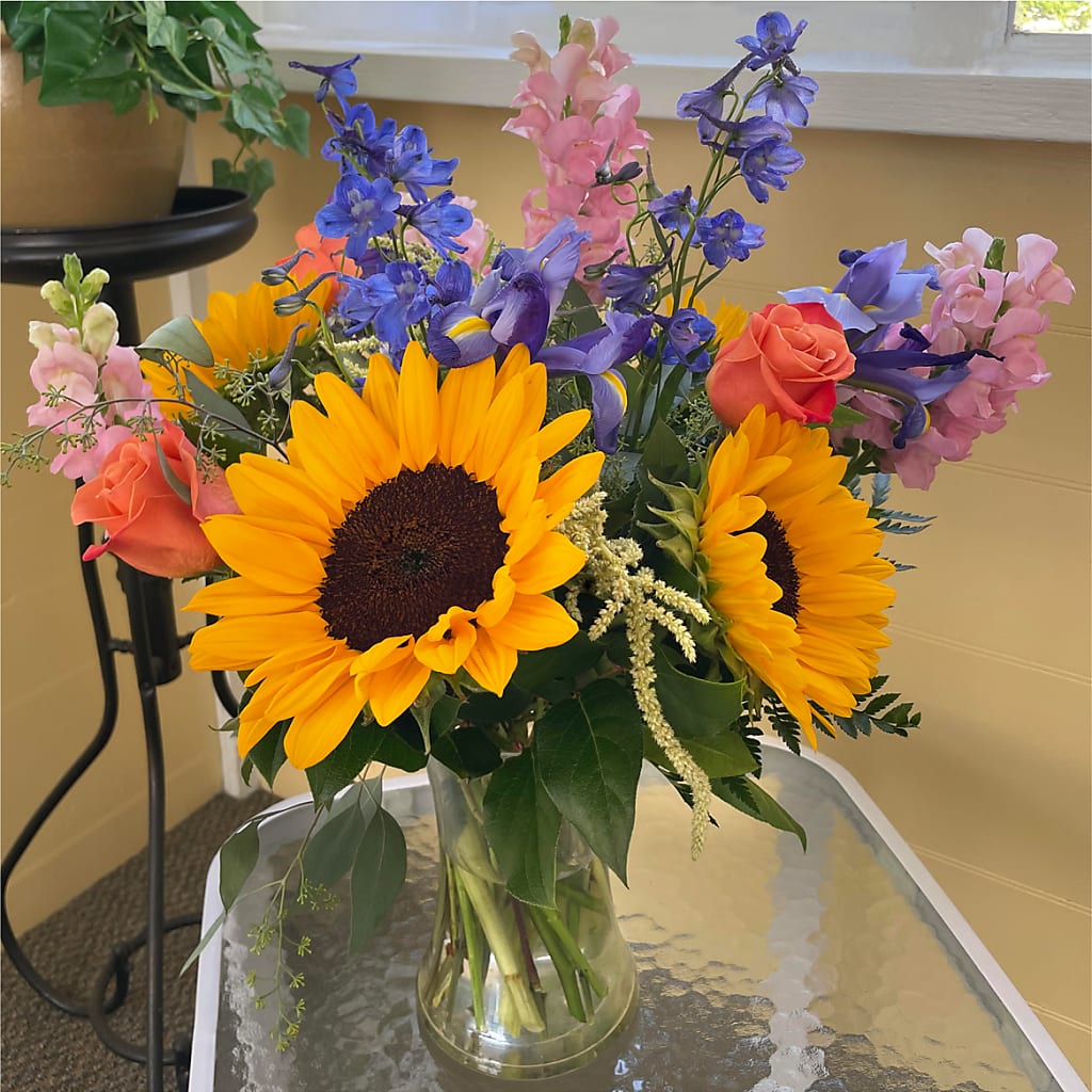 Rays of Life Bouquet – ROSEMARY & PEPPER FLOWER CO, Gaylord MI