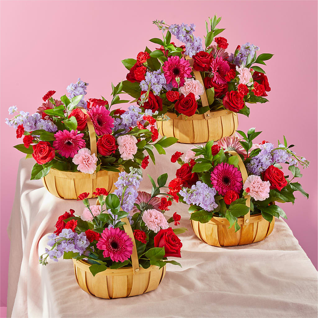 Pink Picnic Basket – ROSEMARY & PEPPER FLOWER CO, Gaylord MI