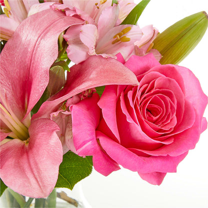 Lots of Love Bouquet – ROSEMARY & PEPPER FLOWER CO, Gaylord MI