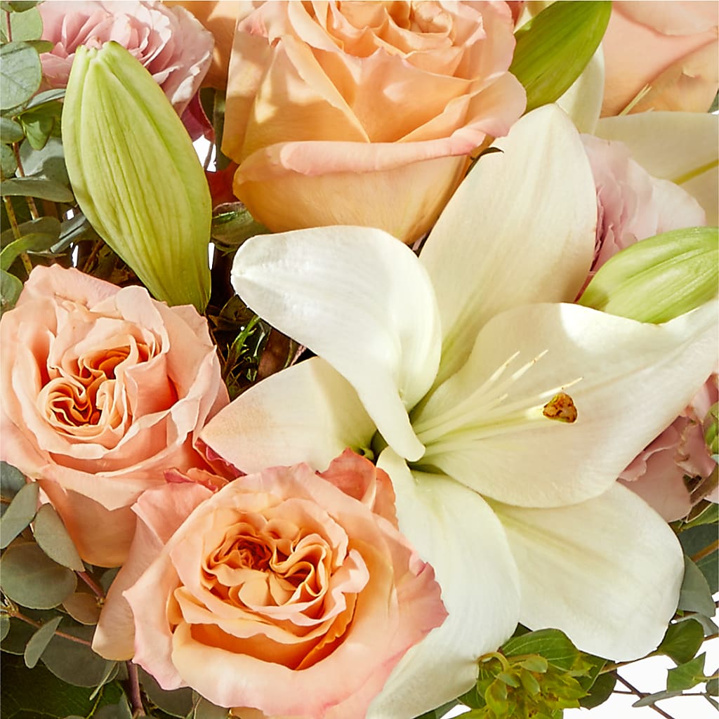Grapefruit Splash Bouquet – ROSEMARY & PEPPER FLOWER CO, Gaylord MI