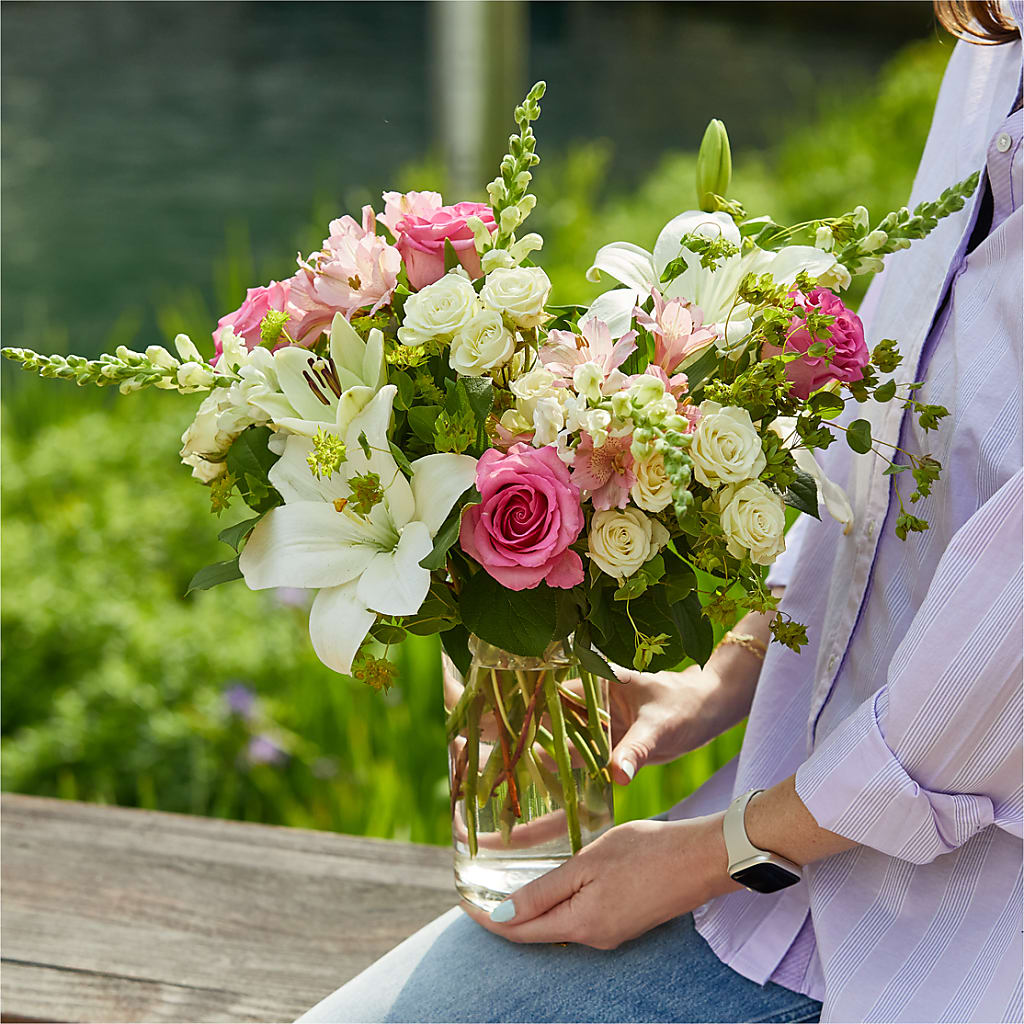 Fondly Bouquet – ROSEMARY & PEPPER FLOWER CO, Gaylord MI