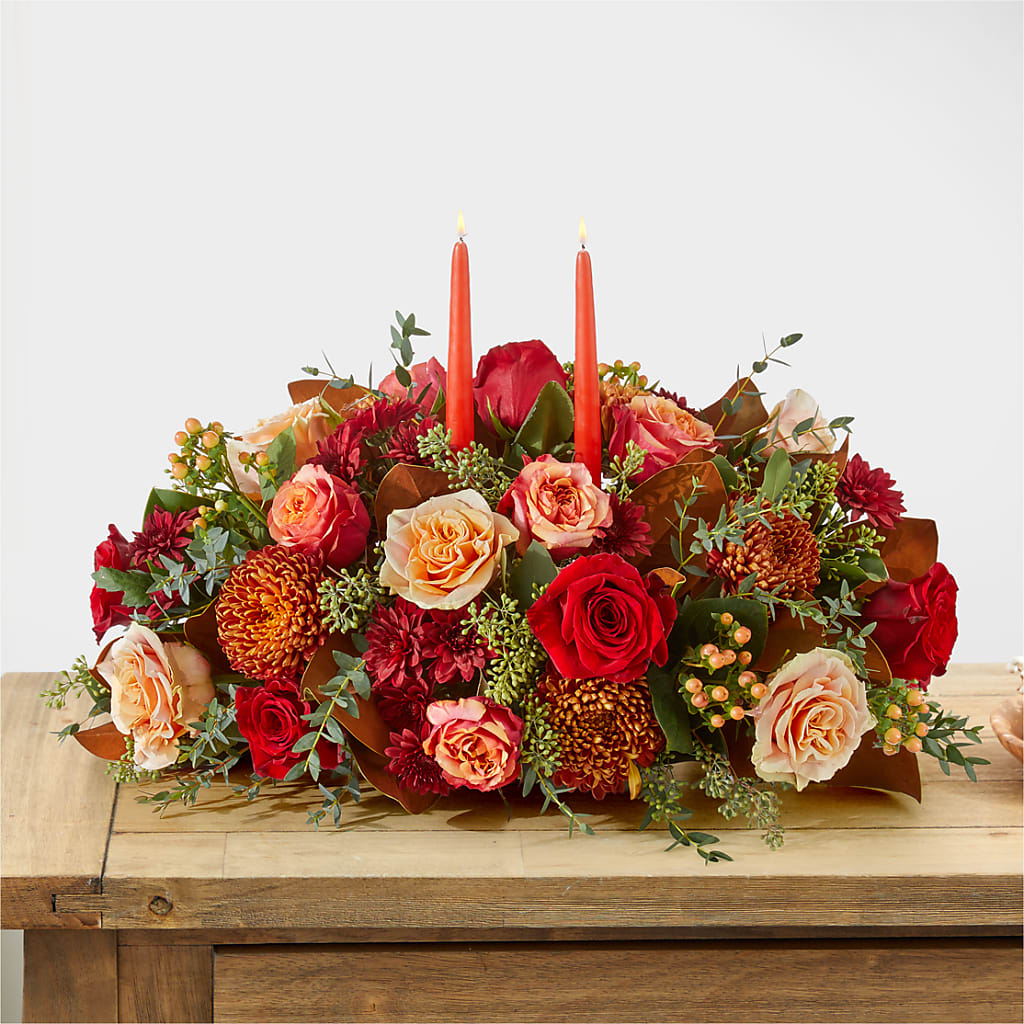 Gather Near Centerpiece – ROSEMARY & PEPPER FLOWER CO, Gaylord MI